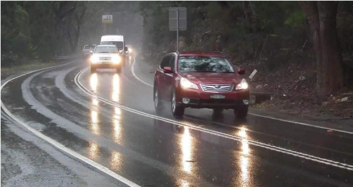 雨天開車太危險，交通安全科普館教您如何應對